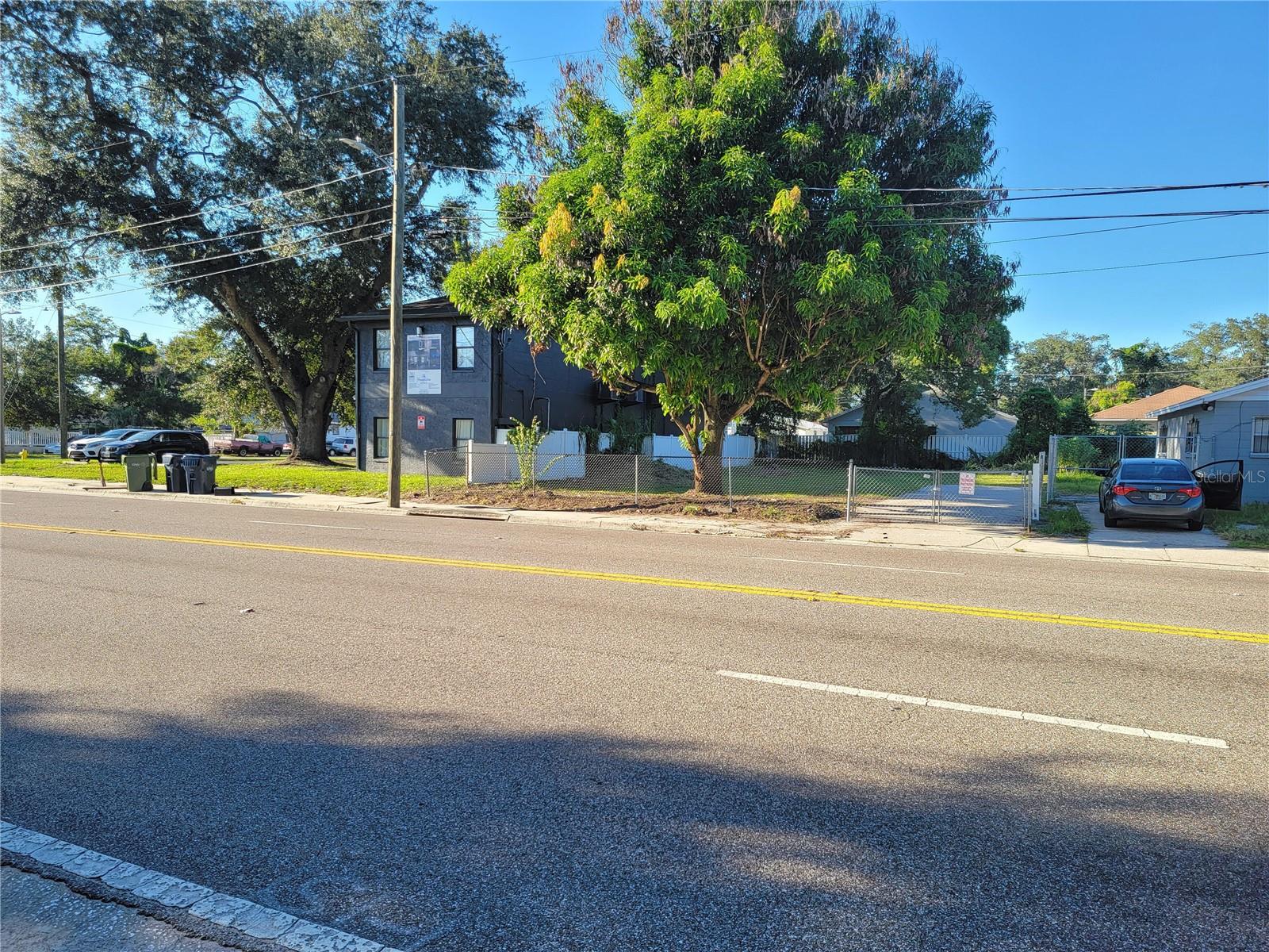 2406 DR MARTIN LUTHER KING JR BLVD - Photo 1