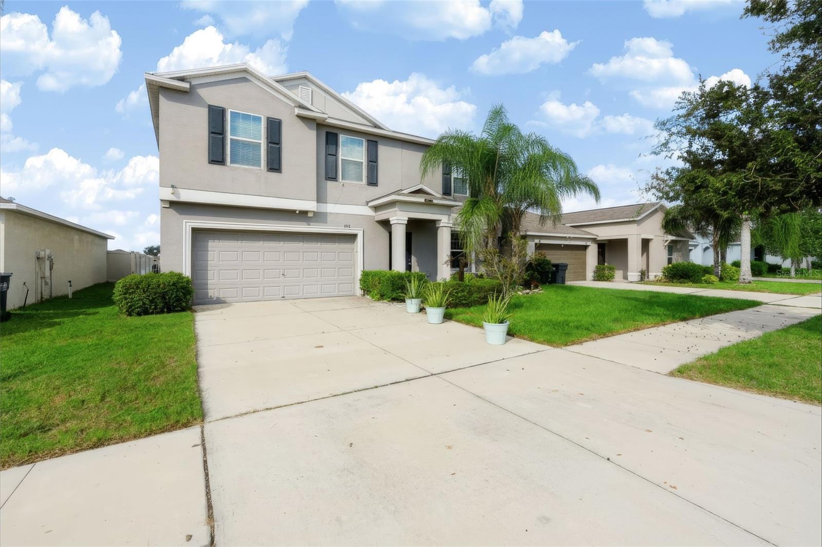 1711 BROAD WINGED HAWK DR - Photo 1