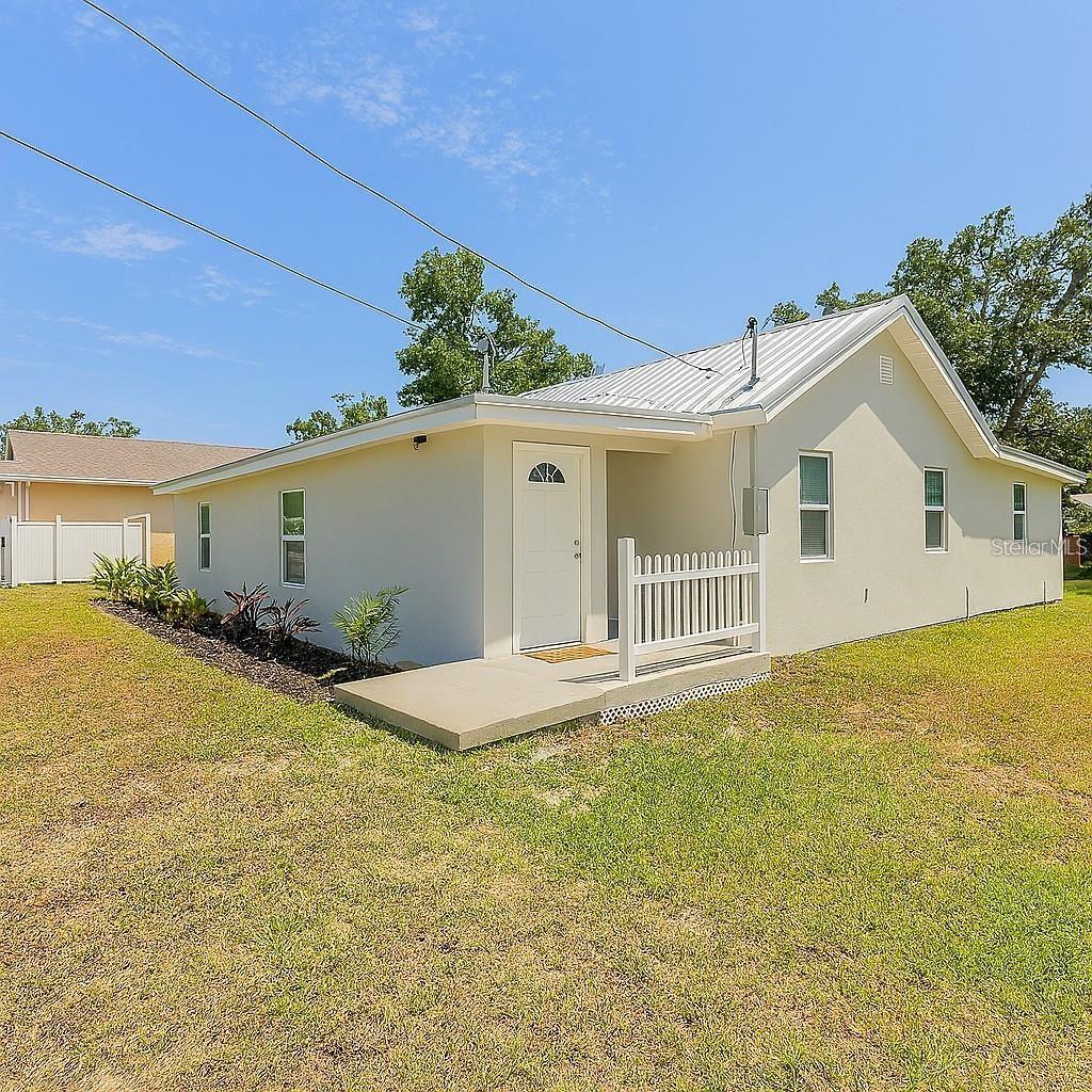 8508 N ROME AVE - Photo 1