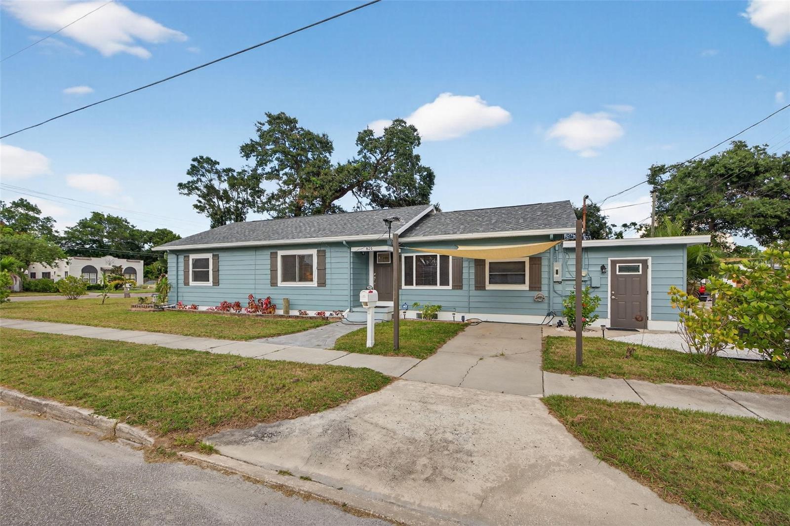 825 46TH ST N ##B - Photo 1