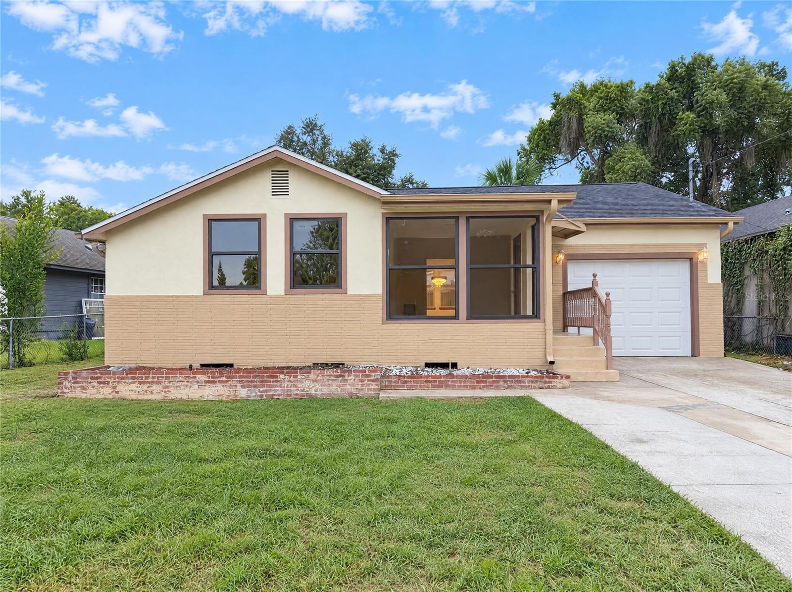 1713 HILLSIDE DR - Photo 1
