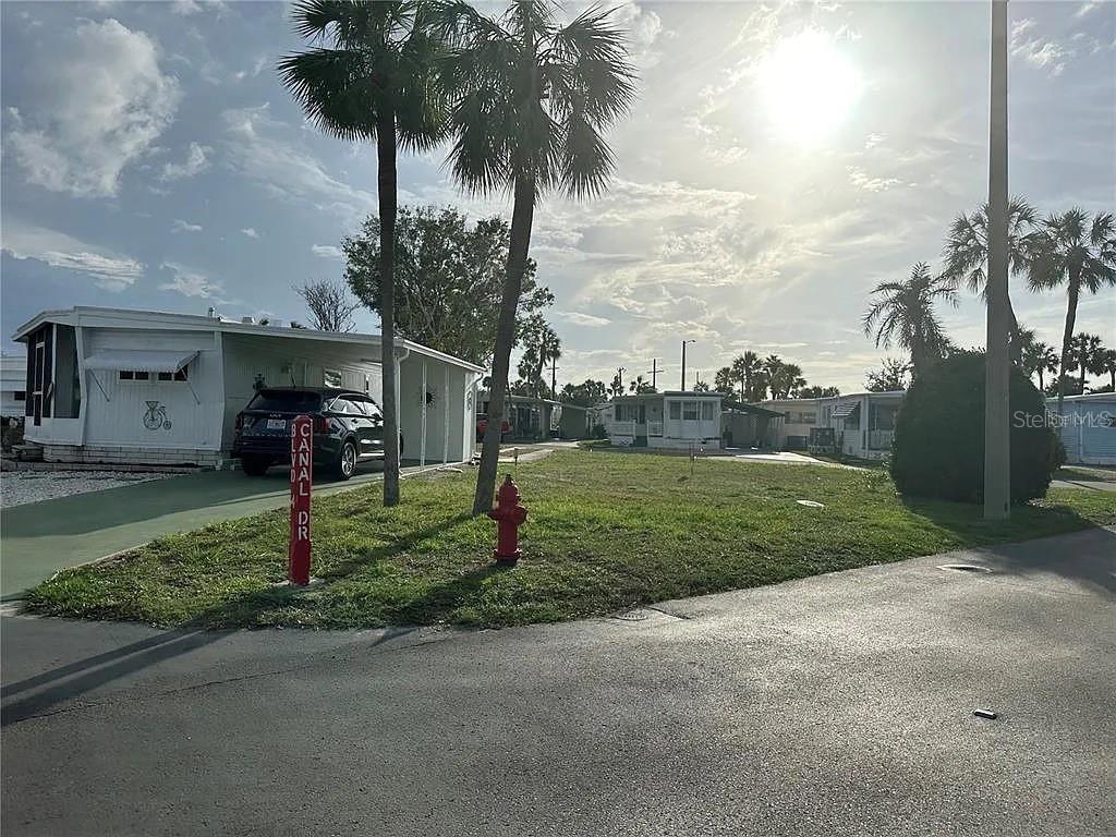 4851 W GANDY BLVD #B5L37 - Photo 1