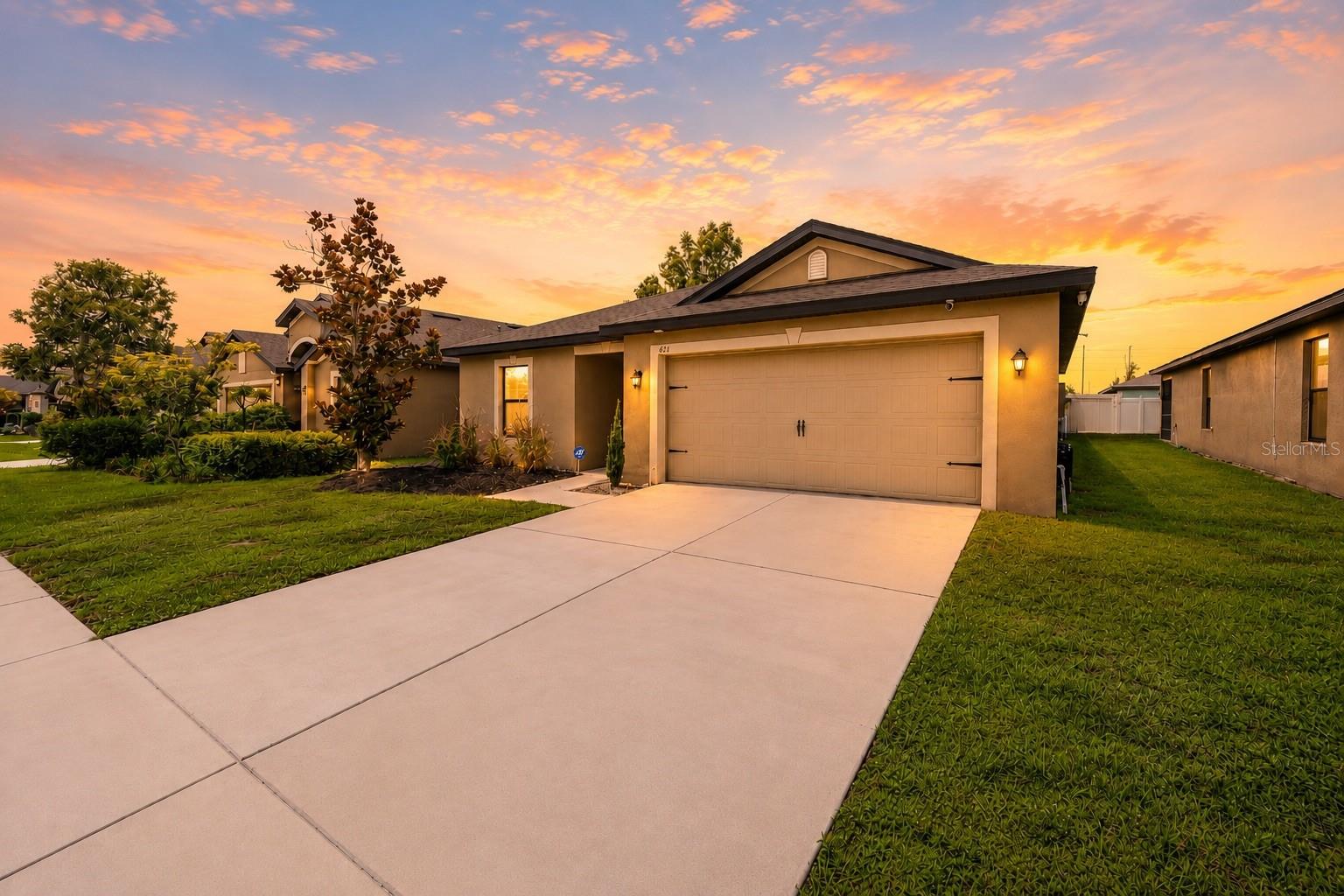621 CHATHAM WALK DR - Photo 1