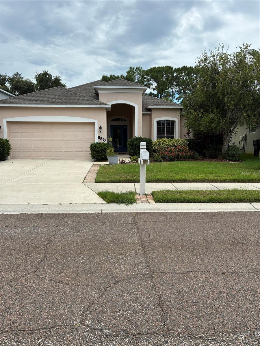 8872 FOUNDERS CIR - Photo 1