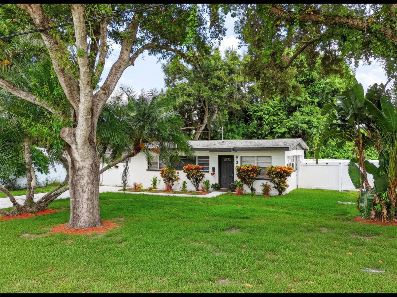 327 BARBARA CIR - Photo 1