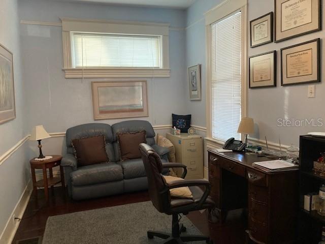 806 W DE LEON ST - Photo 1