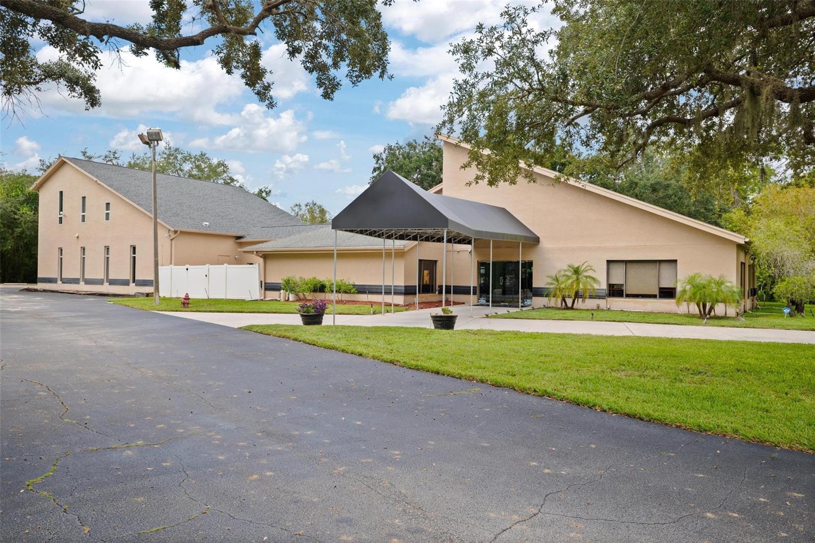 3730 TAMPA RD #3730-B - Photo 1