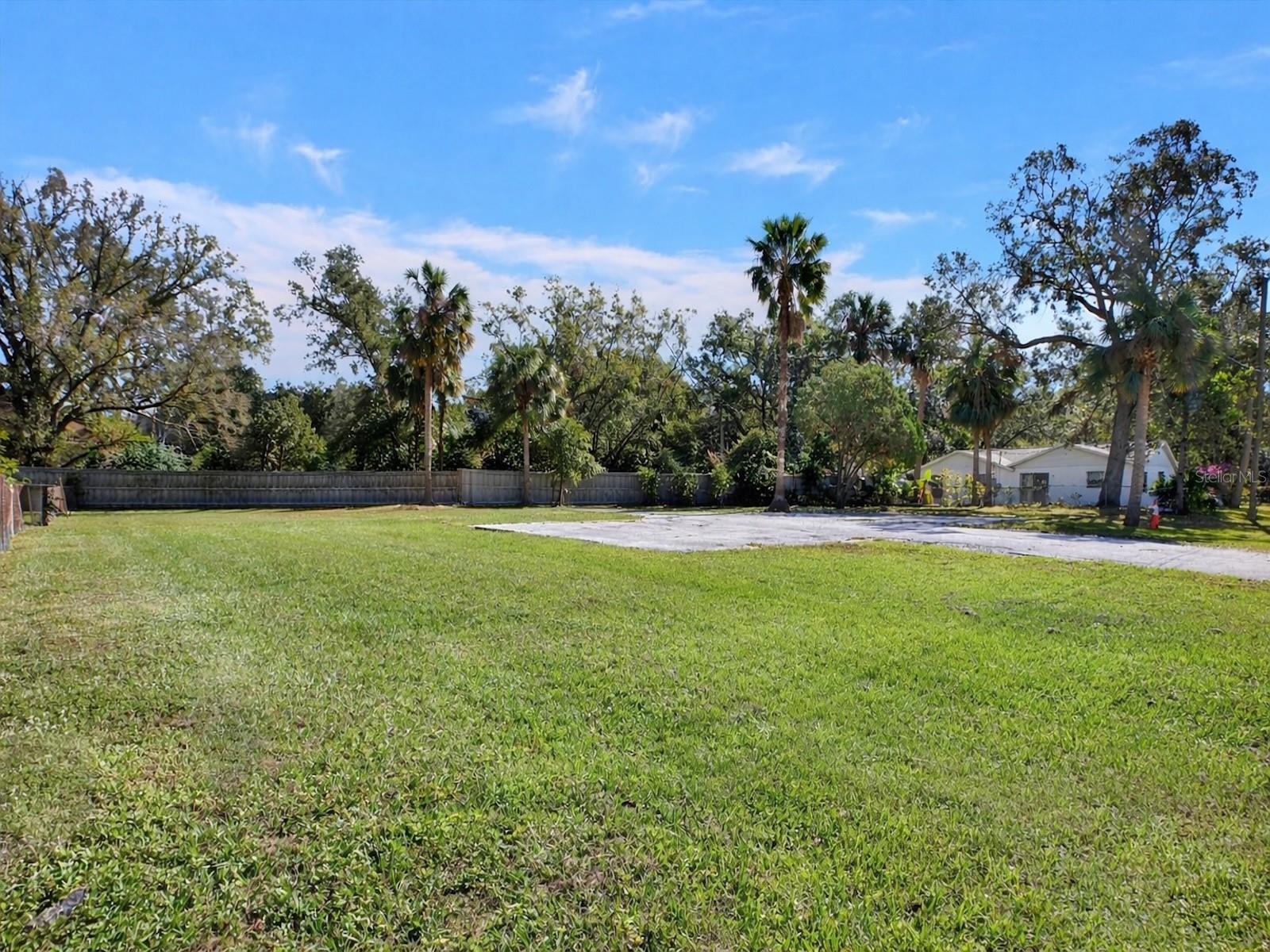 4205 N MANHATTAN AVE - Photo 1