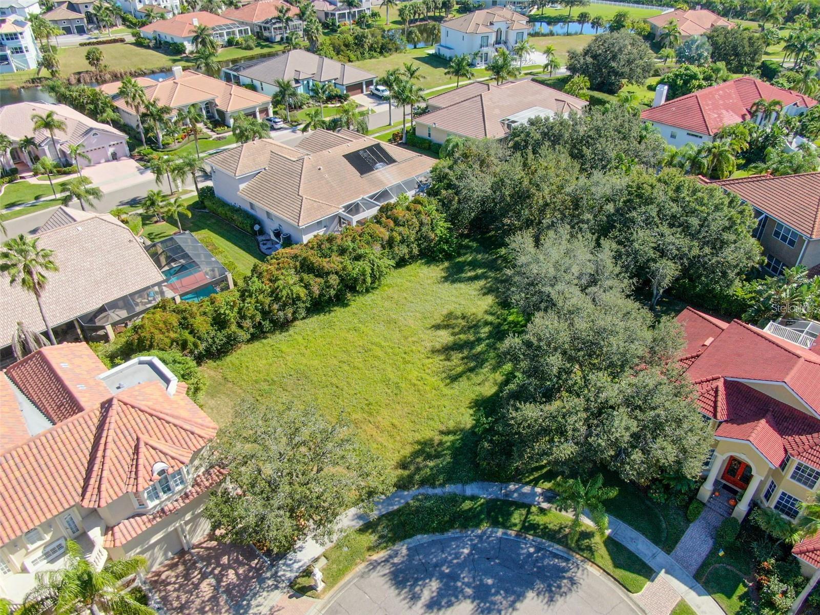 5913 LA ROSA LN - Photo 1