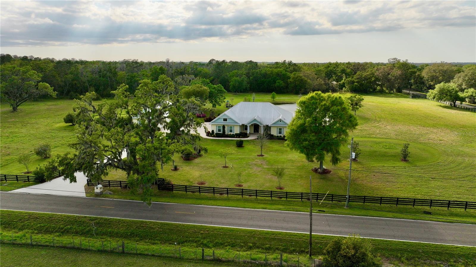 3709 GALLAGHER RD - Photo 1