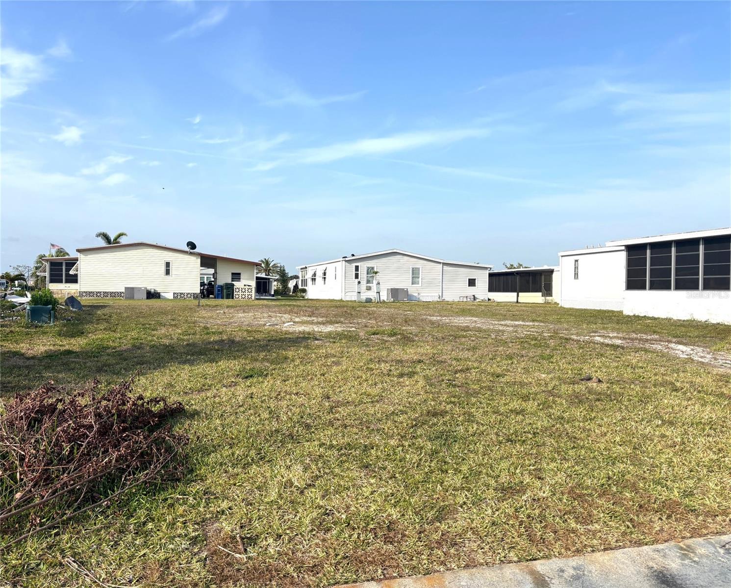 647 LOS ALTOS - Photo 1