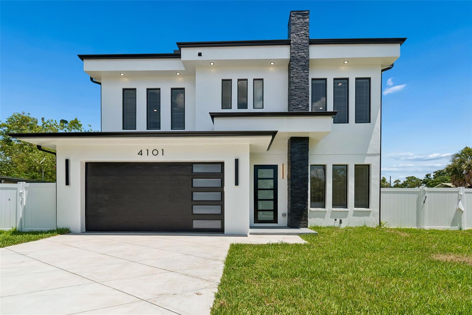 4101 W MANGO AVE - Photo 1