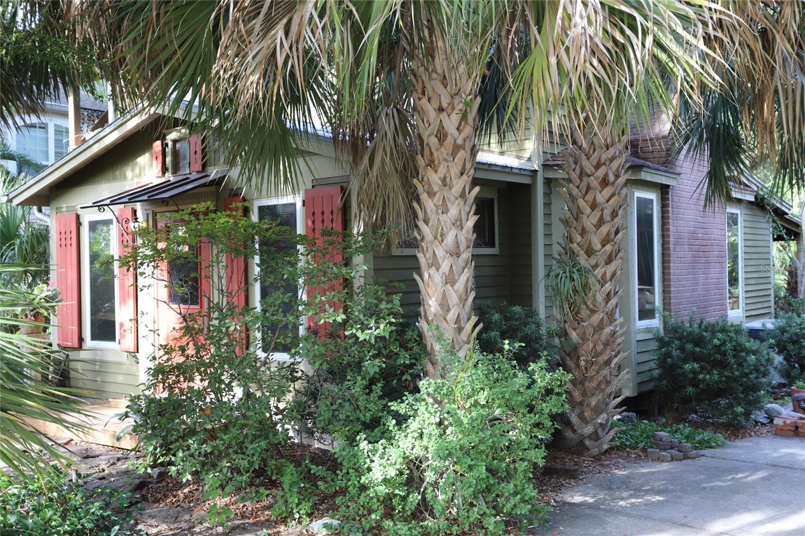 272 ORANGE ST #A-B - Photo 1