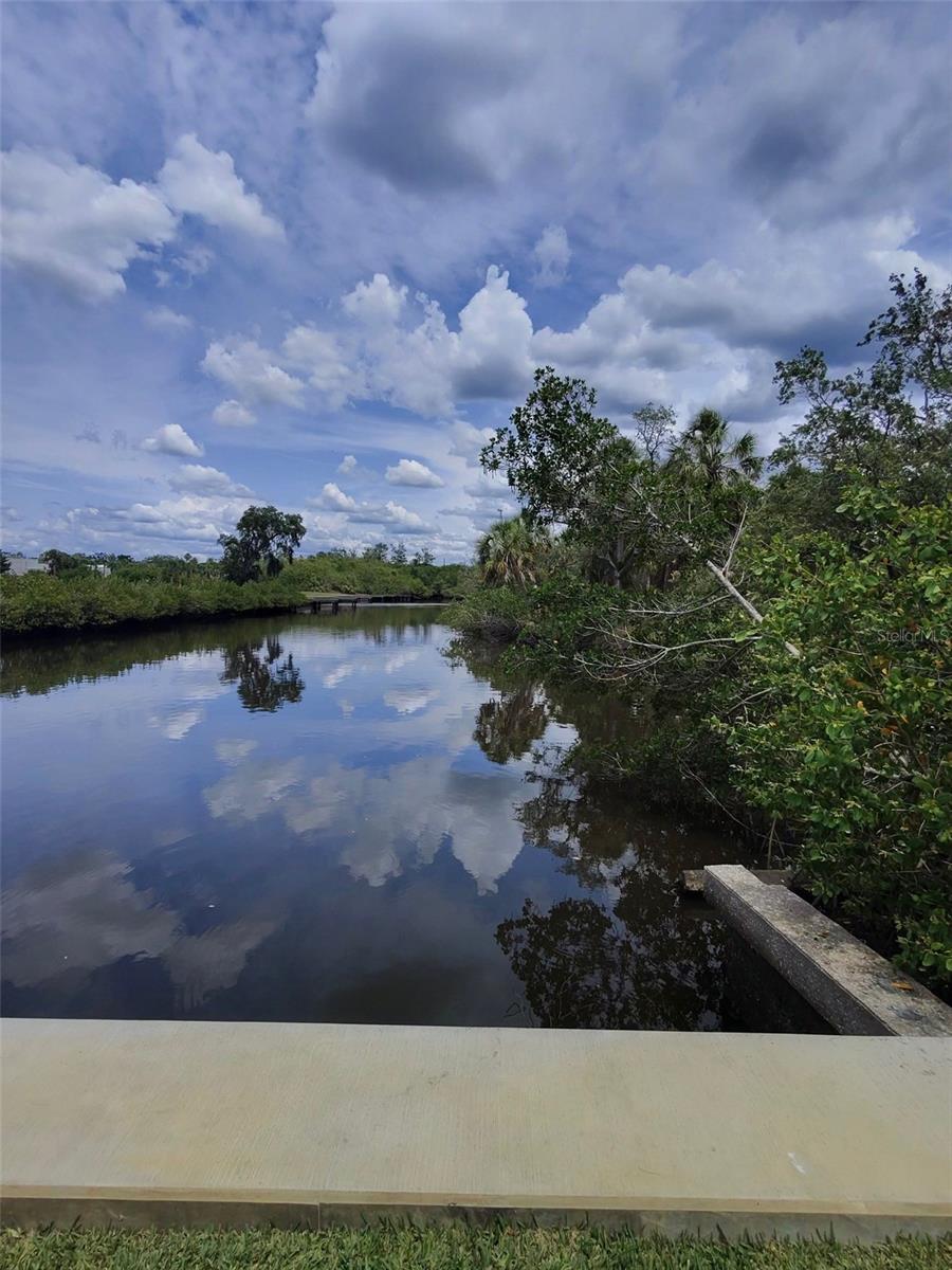 190 MERES BLVD - Photo 1