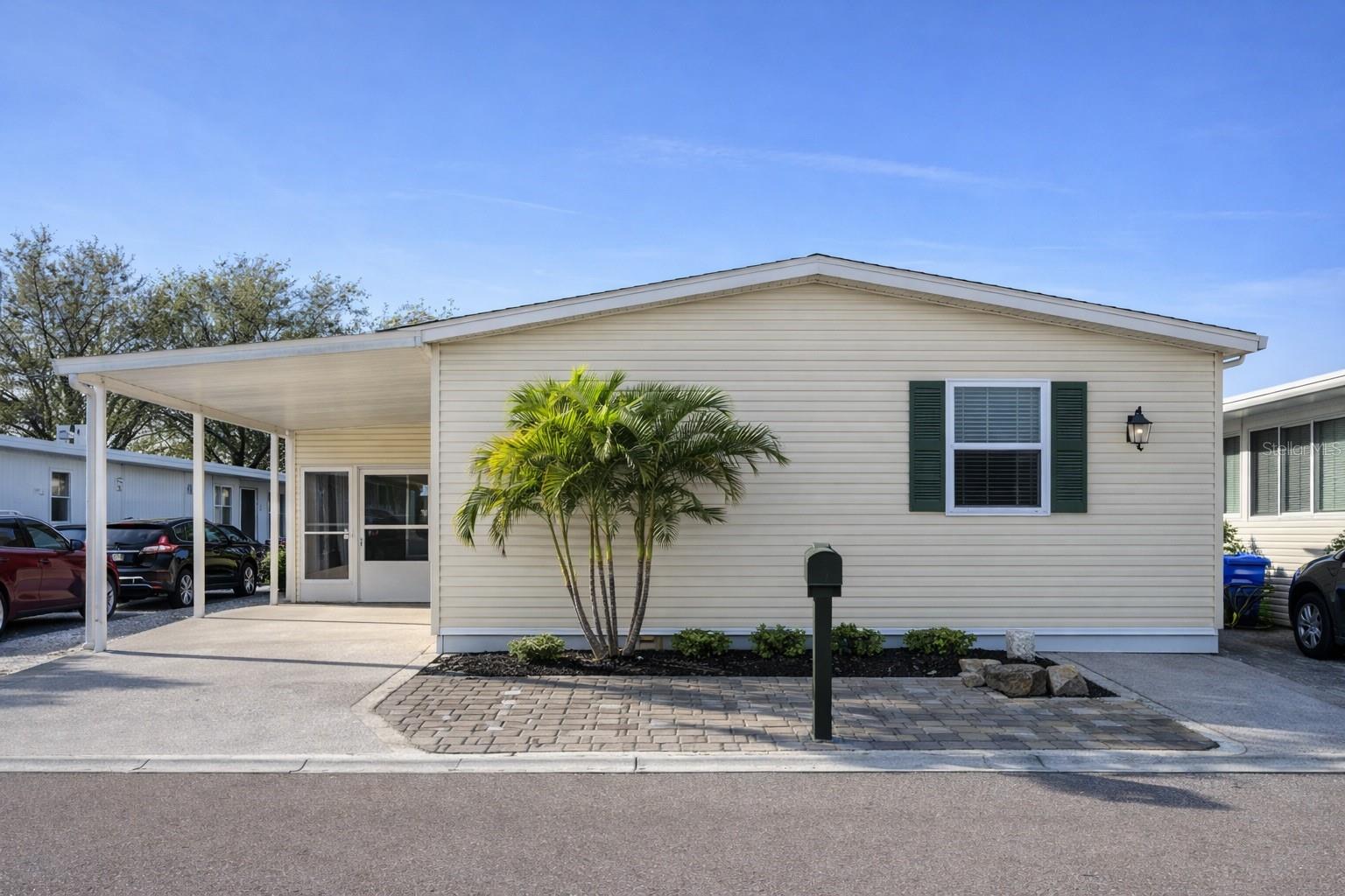 250 S PORT ROYAL LN - Photo 1