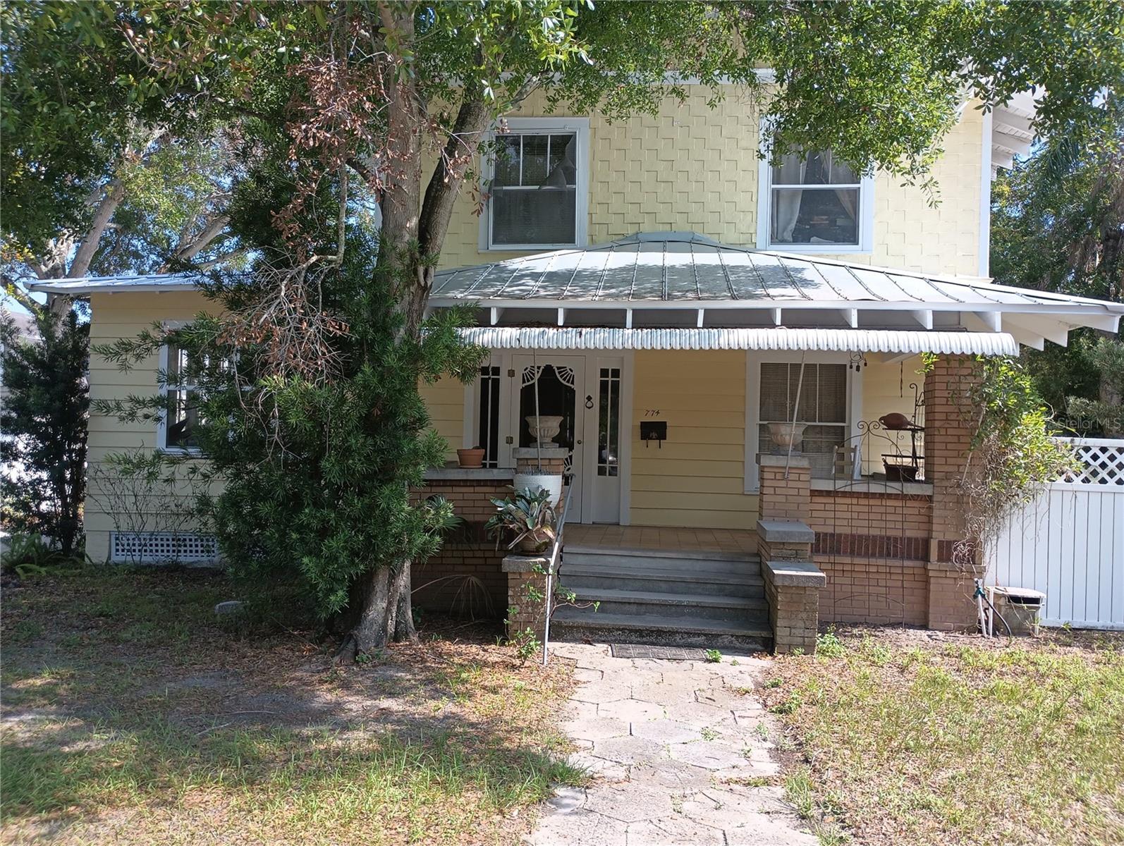 774 32ND AVE N - Photo 1