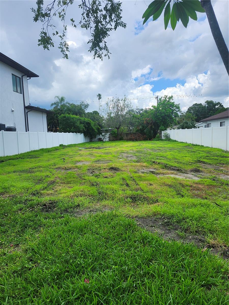 507 DANUBE AVE - Photo 1
