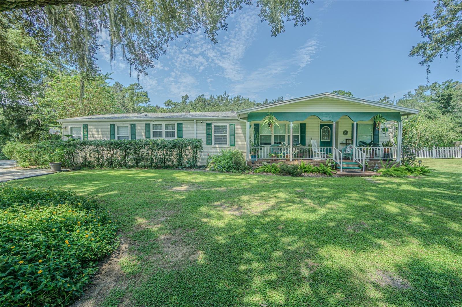 3349 OAKWOOD DR - Photo 1