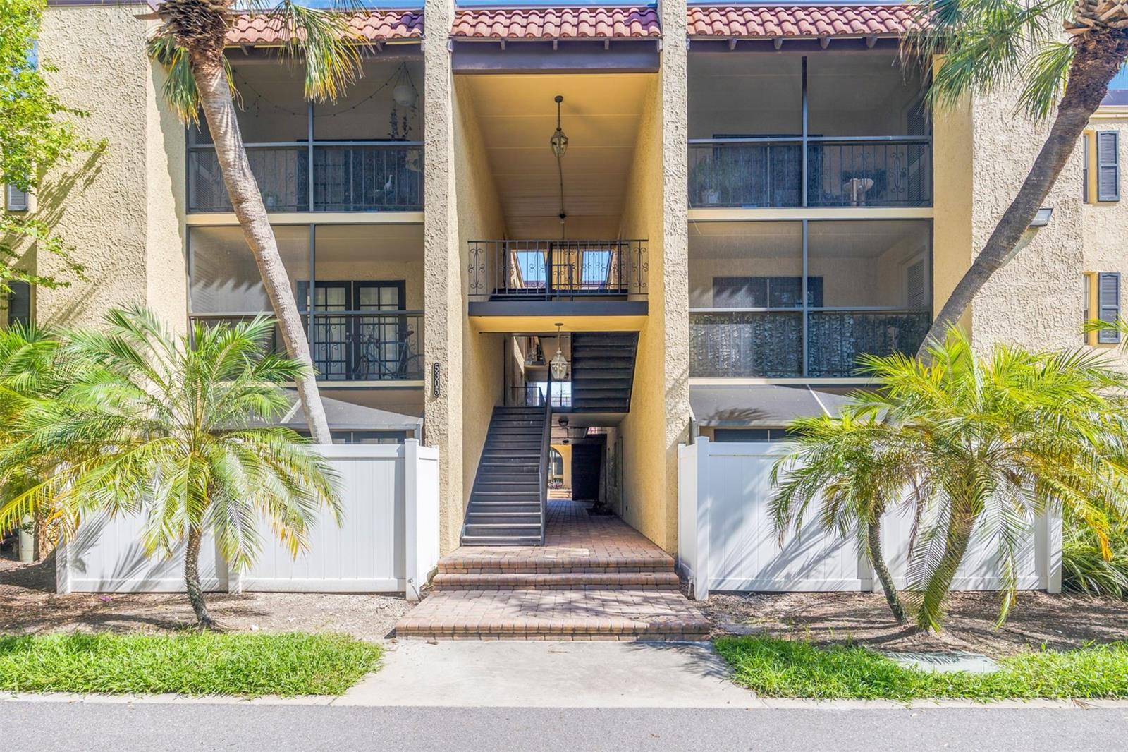 5305 SAN SEBASTIAN CT #127 - Photo 1