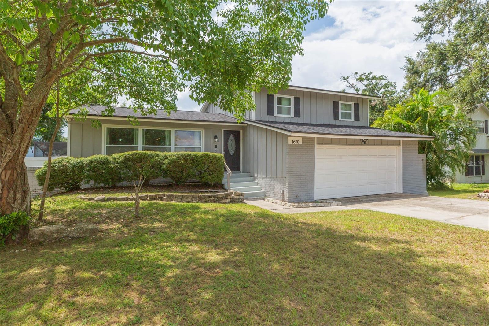 1610 BURNING TREE LN - Photo 1