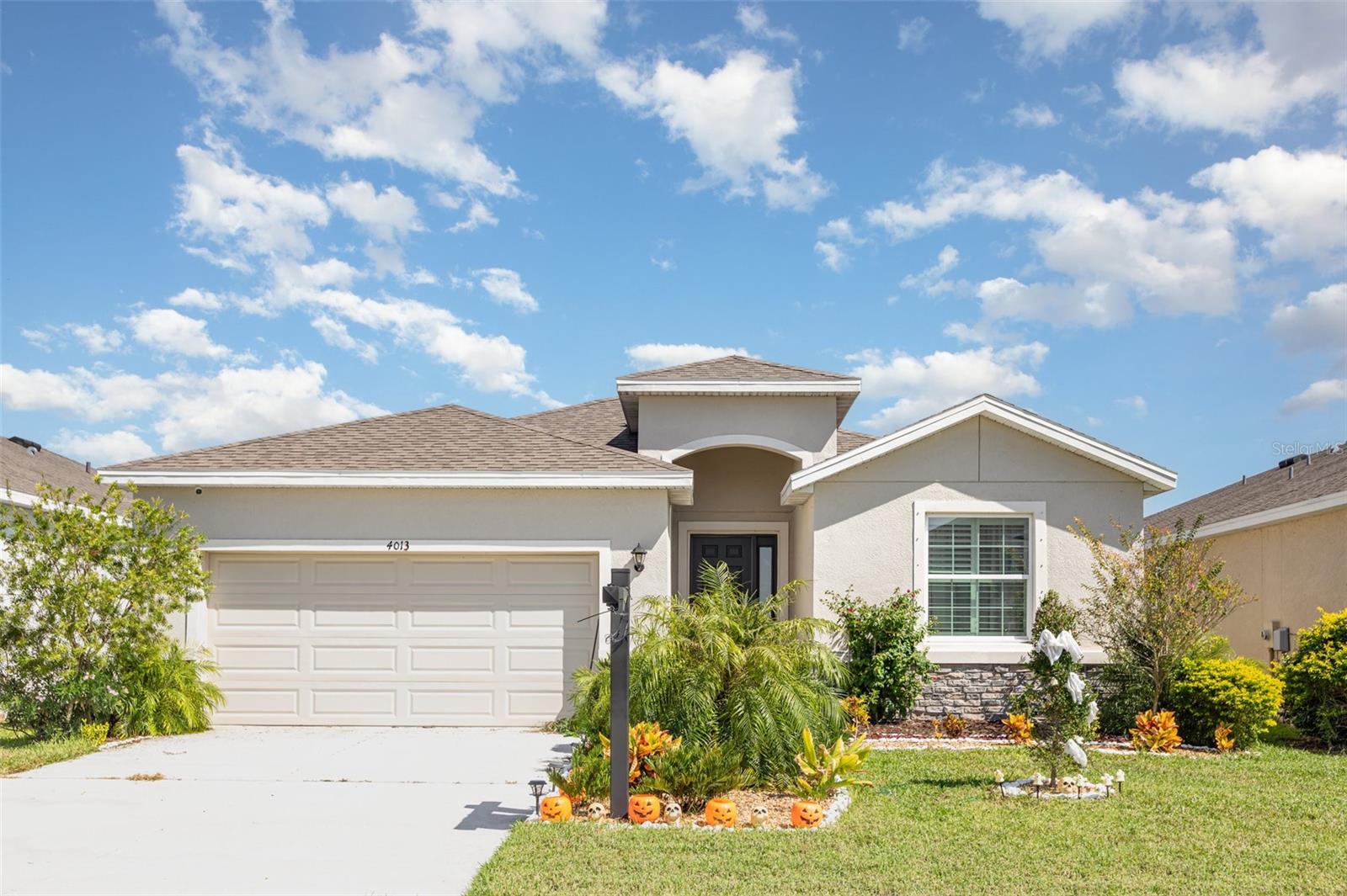 4013 LIVELY CORAL PL - Photo 1