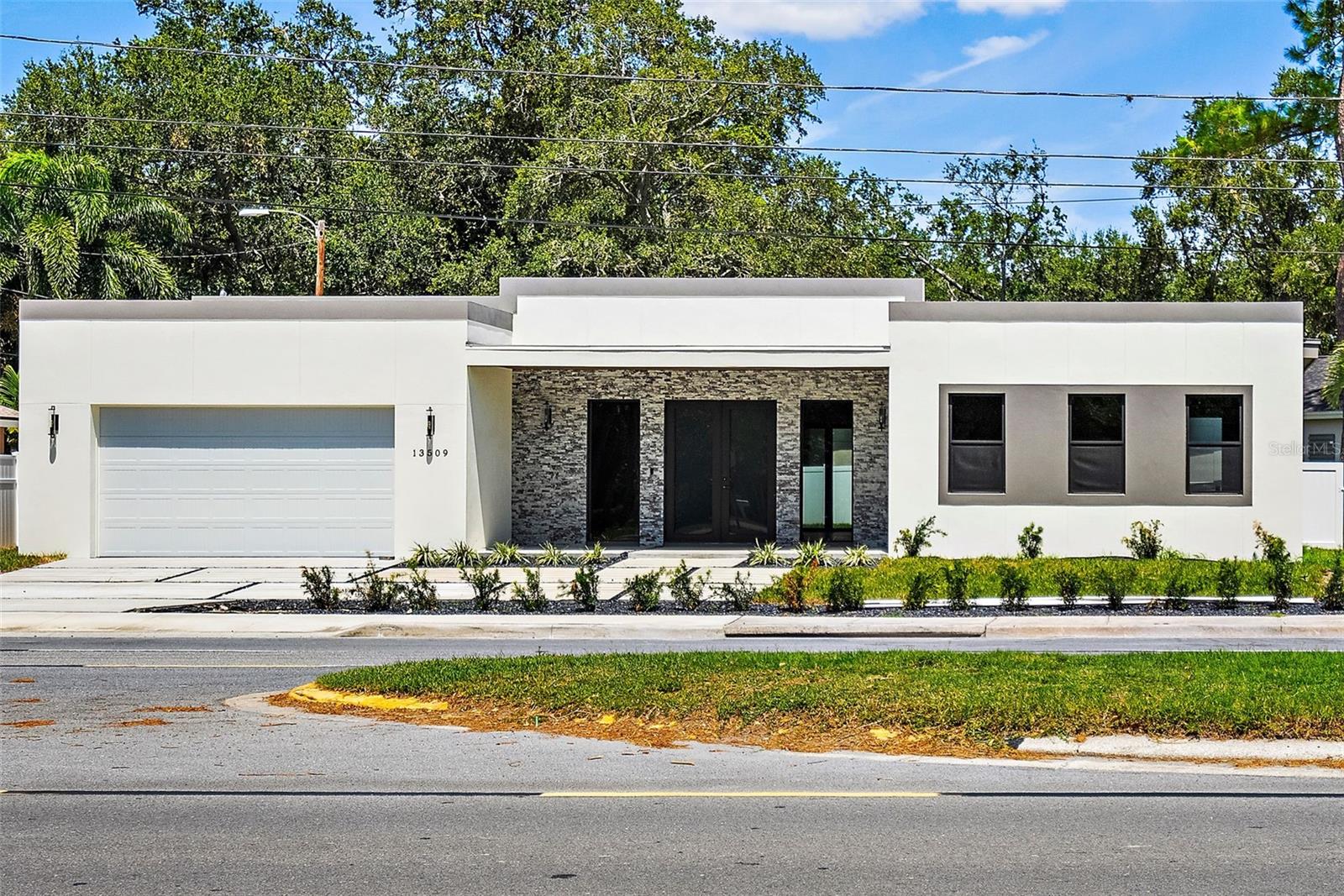 13509 PARK BLVD - Photo 1