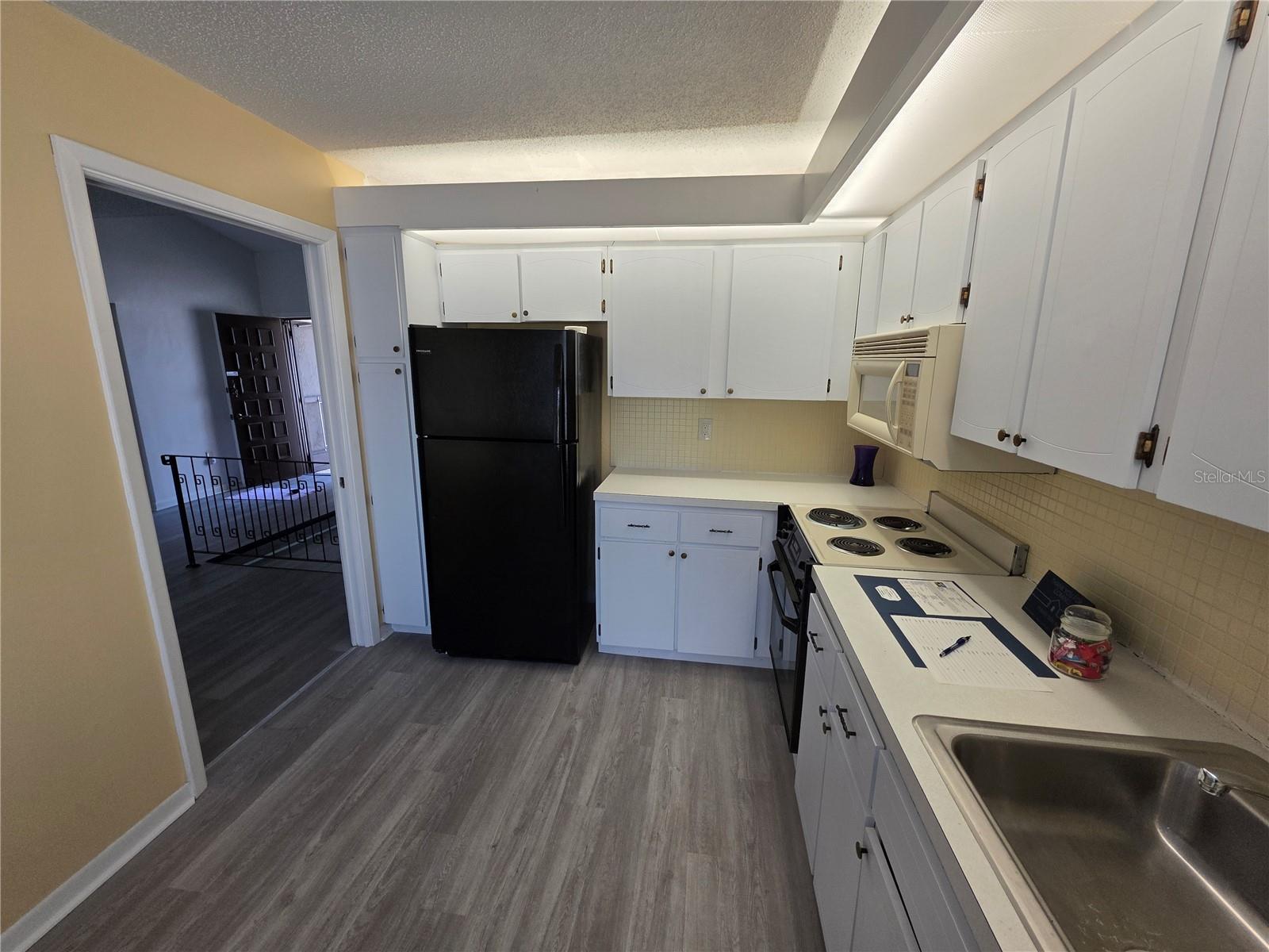 2207 BELLEAIR RD #B22 - Photo 1