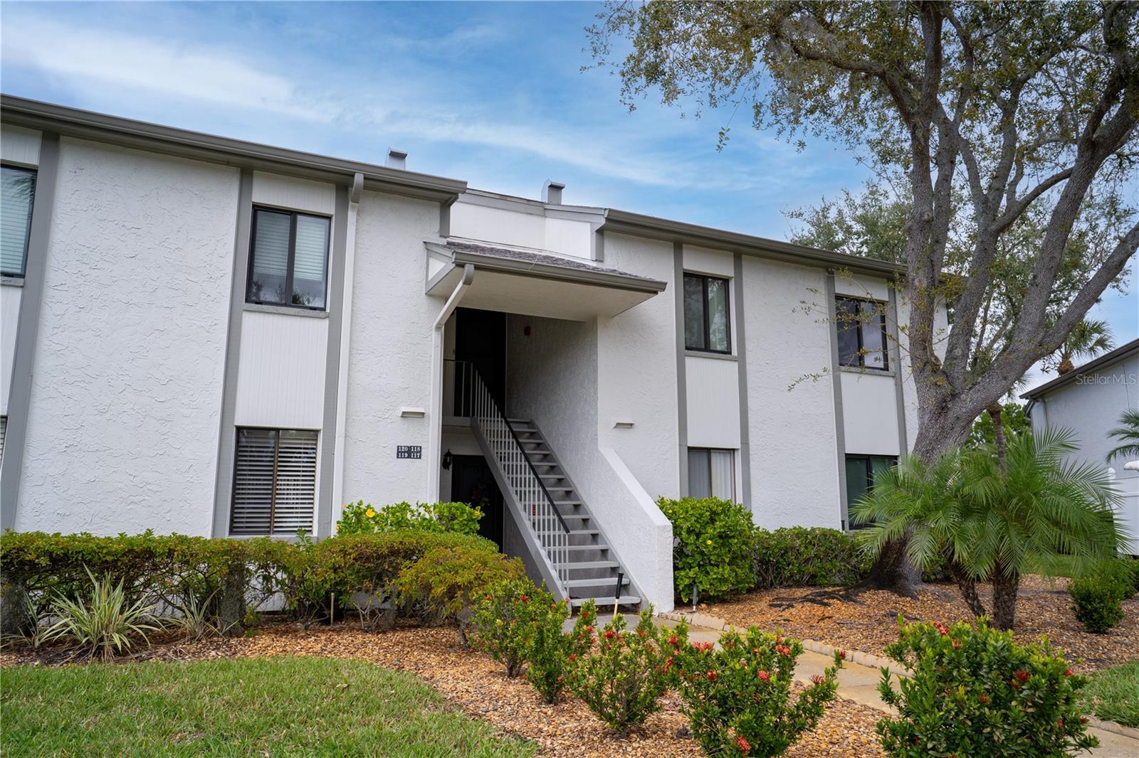 117 E CYPRESS CT #117 - Photo 1