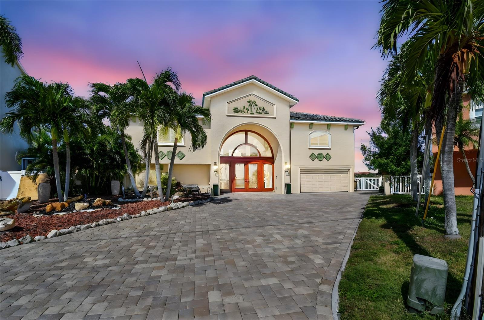 582 JOHNS PASS AVE - Photo 1