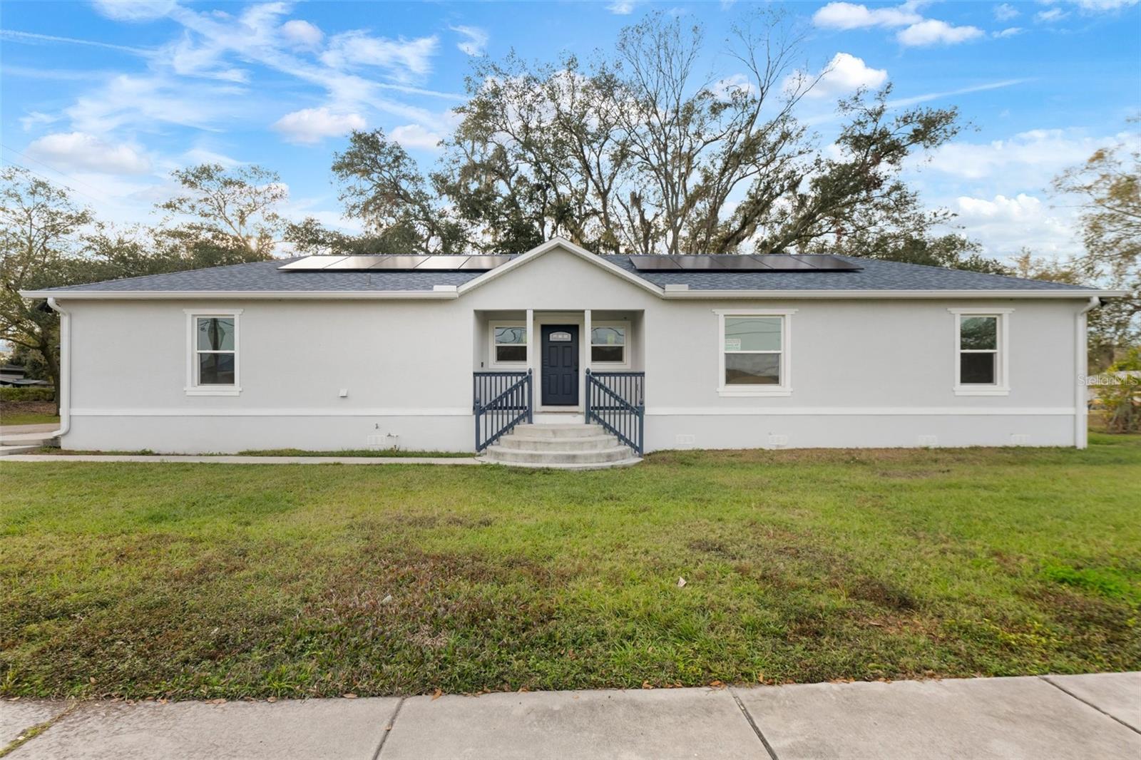902 W ALSOBROOK ST - Photo 1
