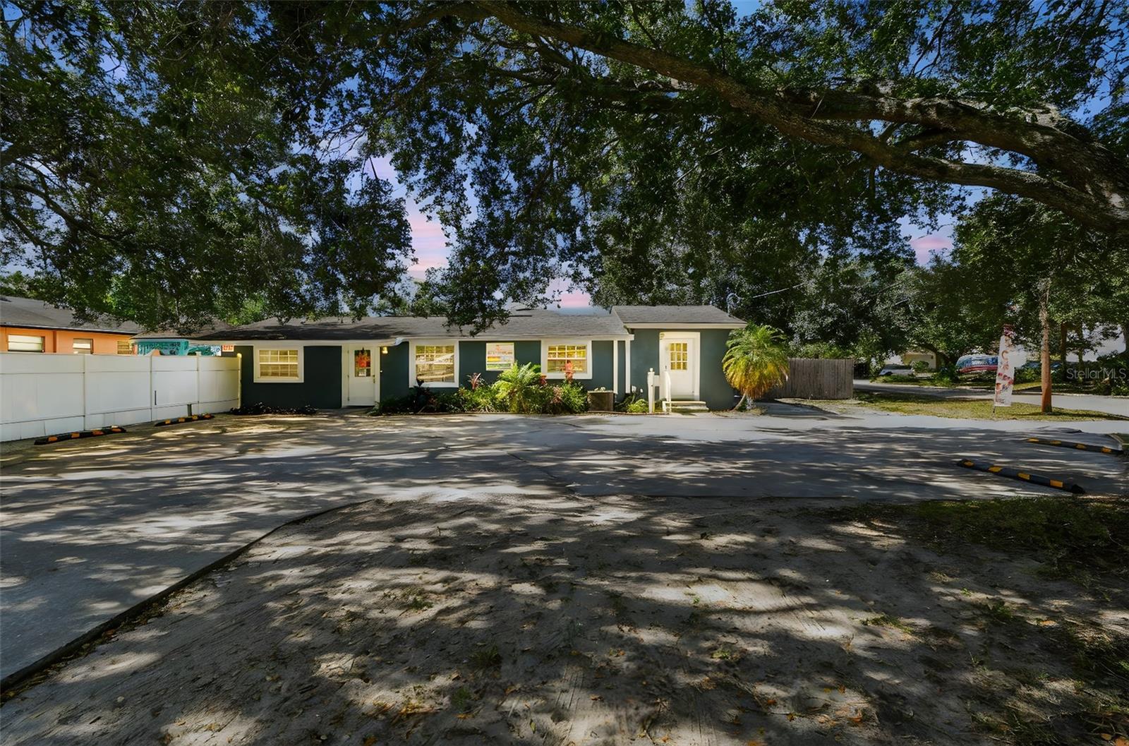 9912 N MYRTLE ST - Photo 1