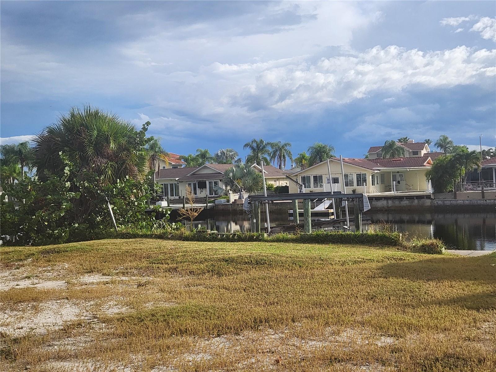 3532 FLORAMAR TER - Photo 1