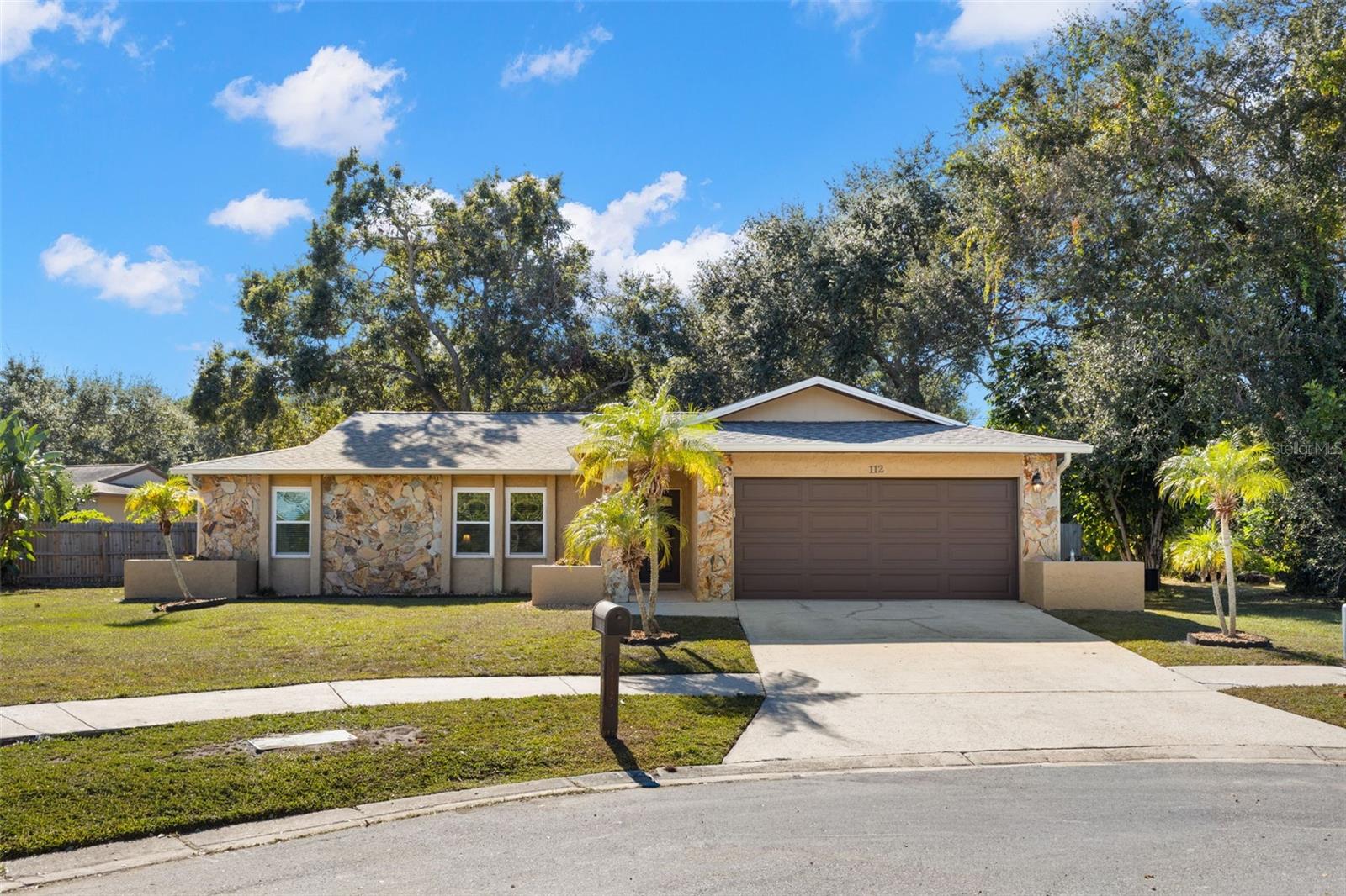 112 MEADOWCROSS DR - Photo 1