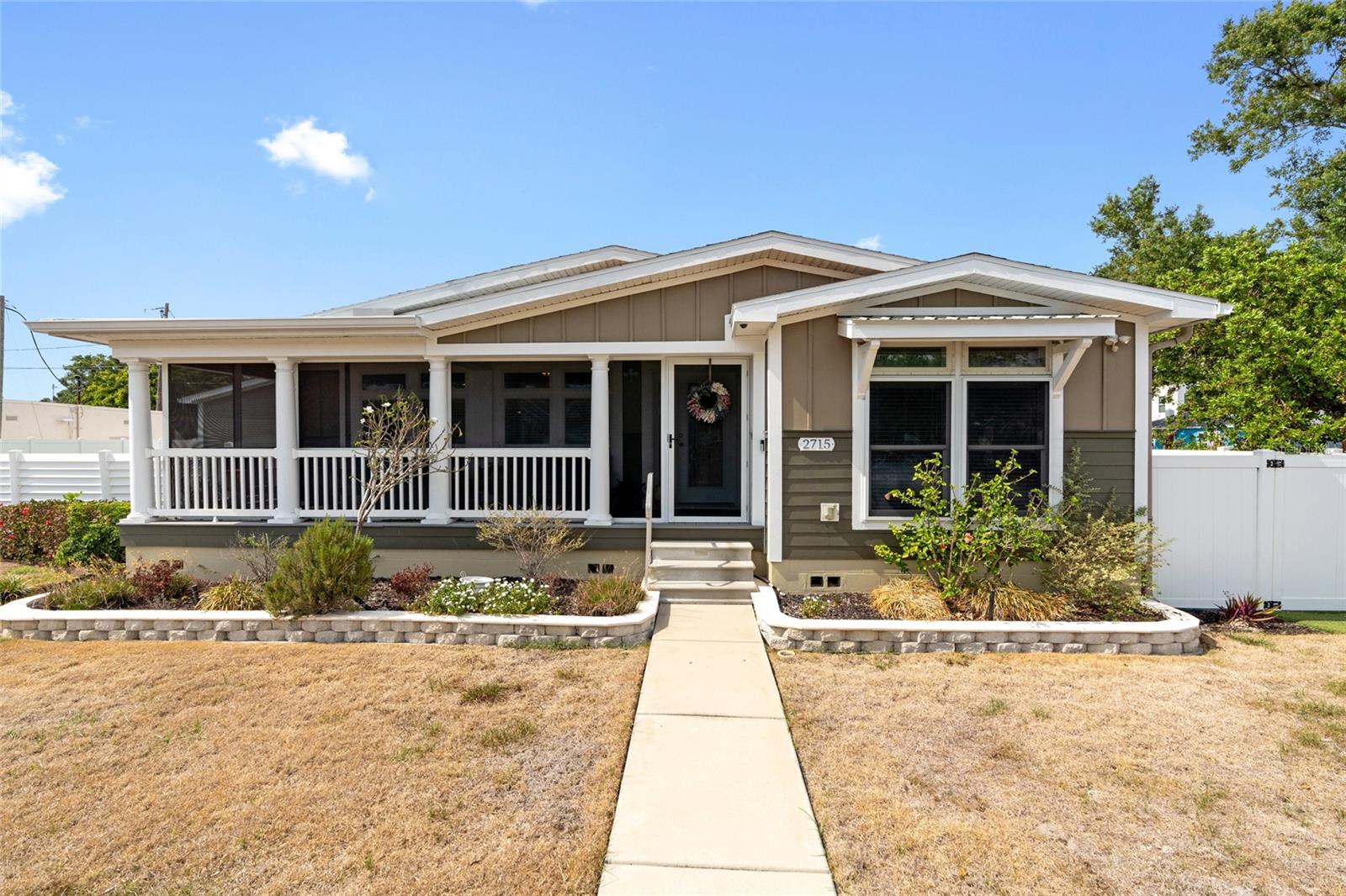 2715 9TH AVE N - Photo 1