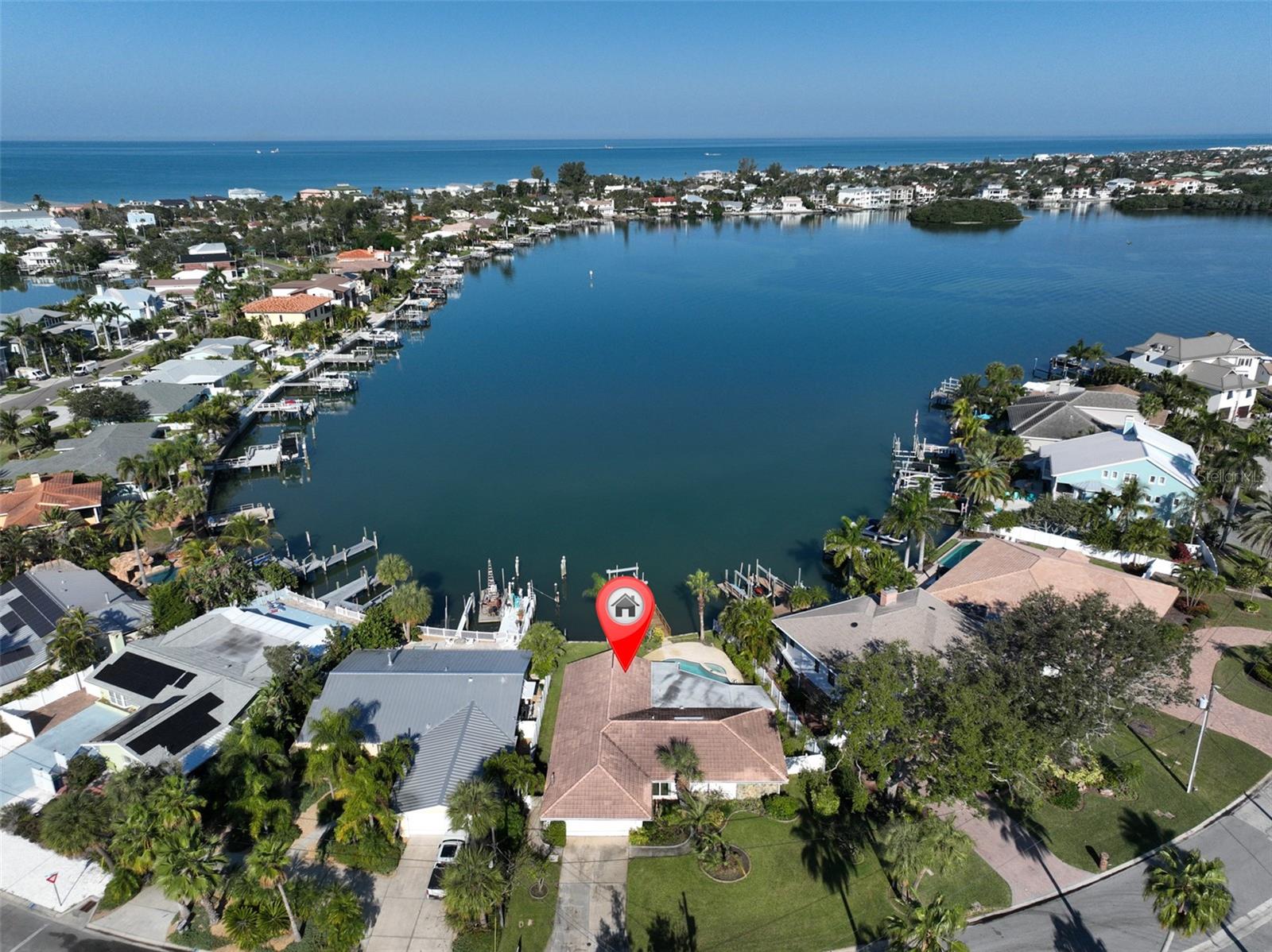 410 HARBOR DR N - Photo 1