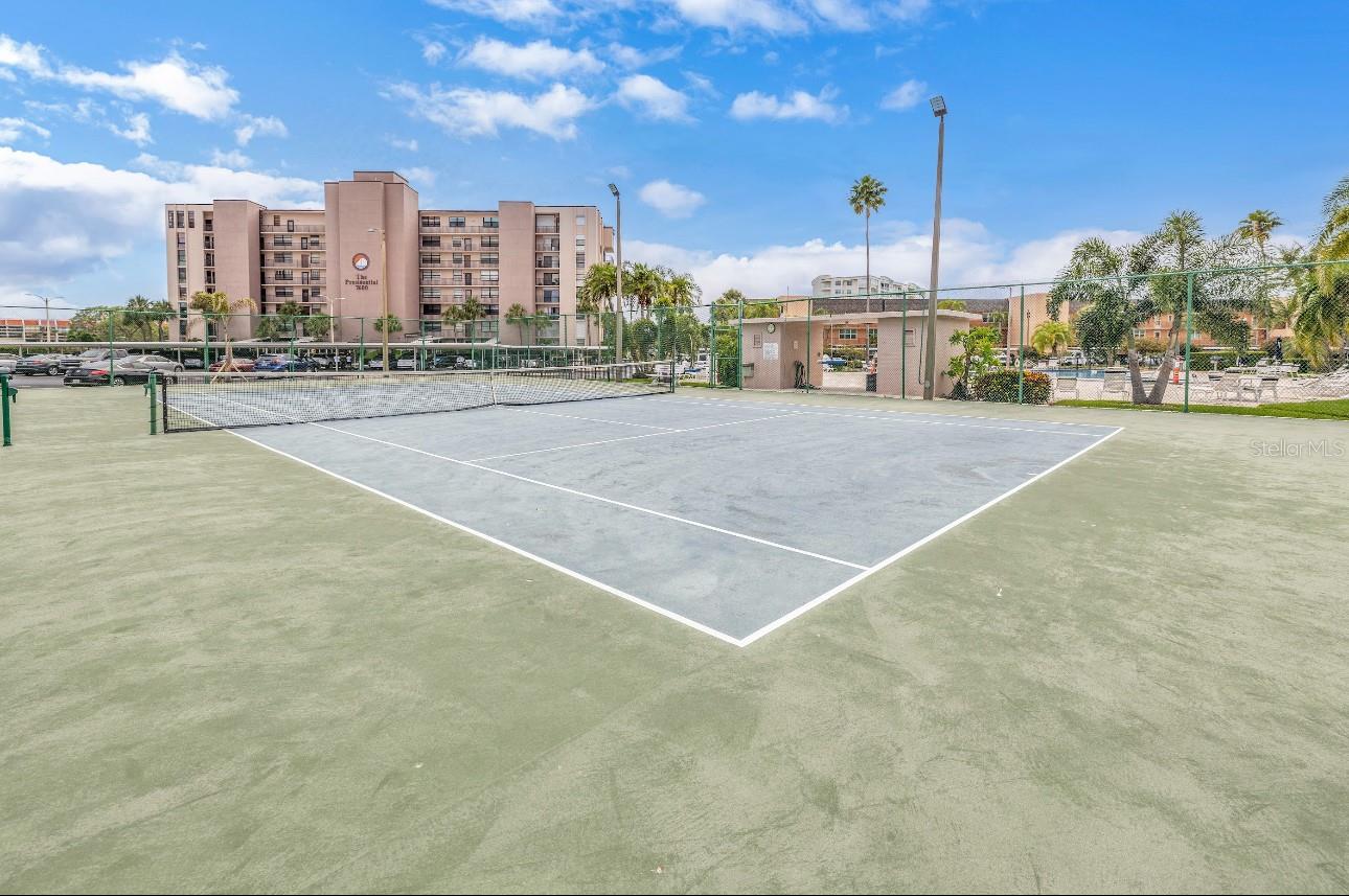 7700 SUN ISLAND DR S #402 - Photo 1