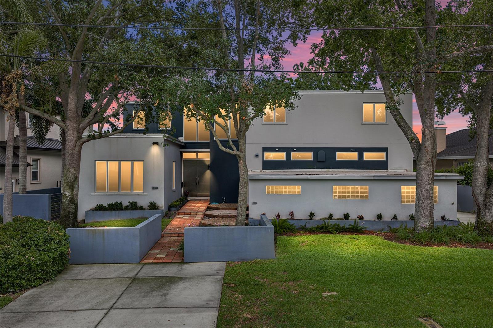 838 MONTEREY BLVD NE - Photo 1