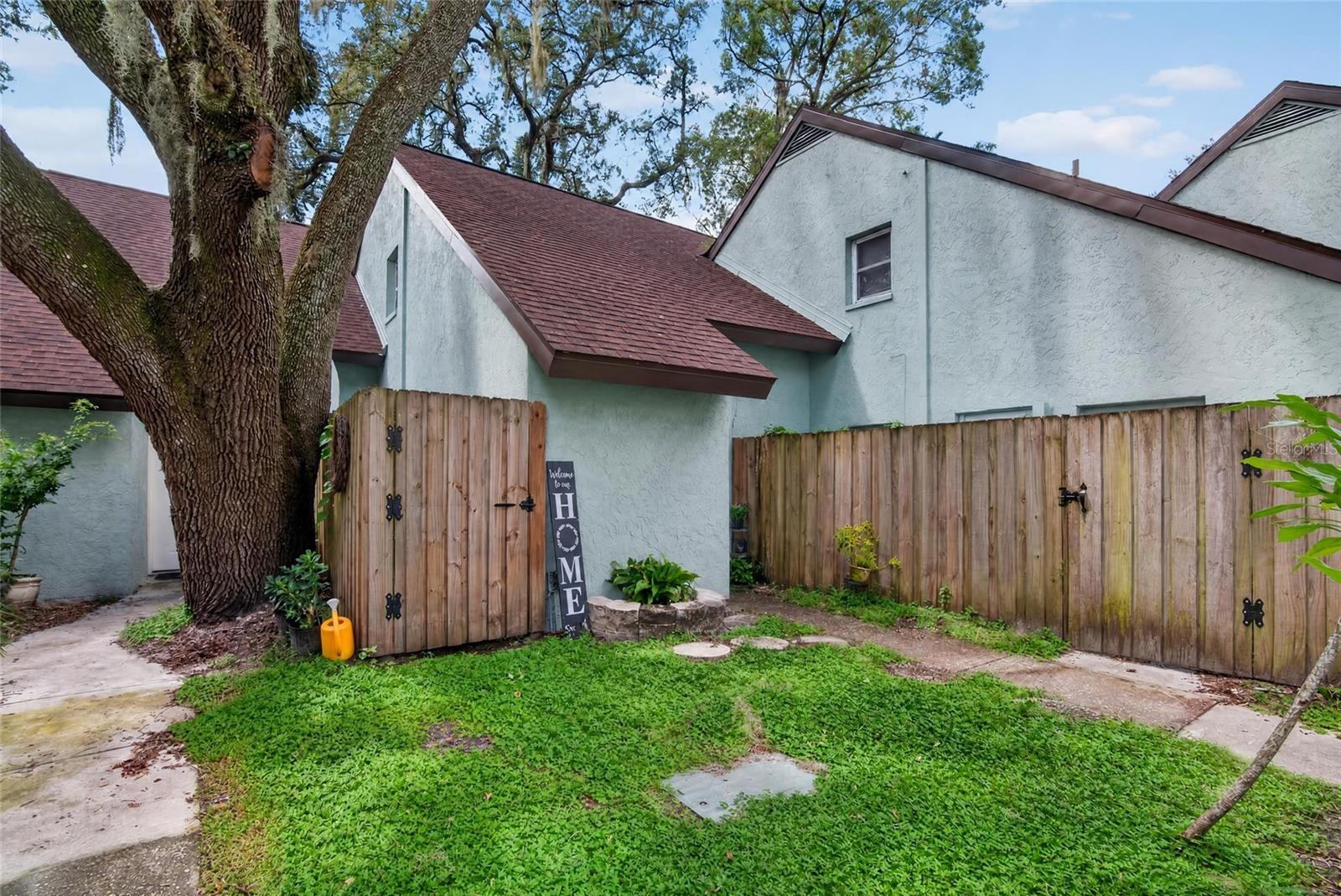 5601 ASHLEY OAKS DR #6 - Photo 1