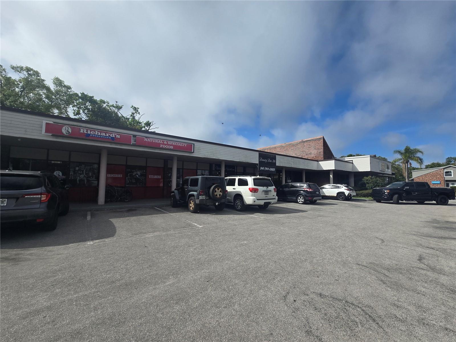 2601 MANATEE AVE W - Photo 1