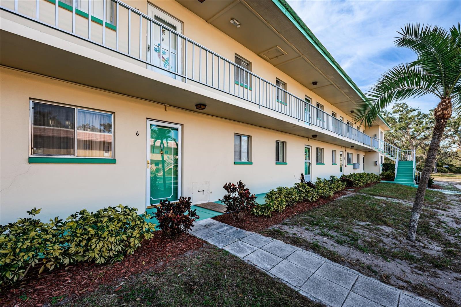 2001 GREENBRIAR BLVD #6 - Photo 1