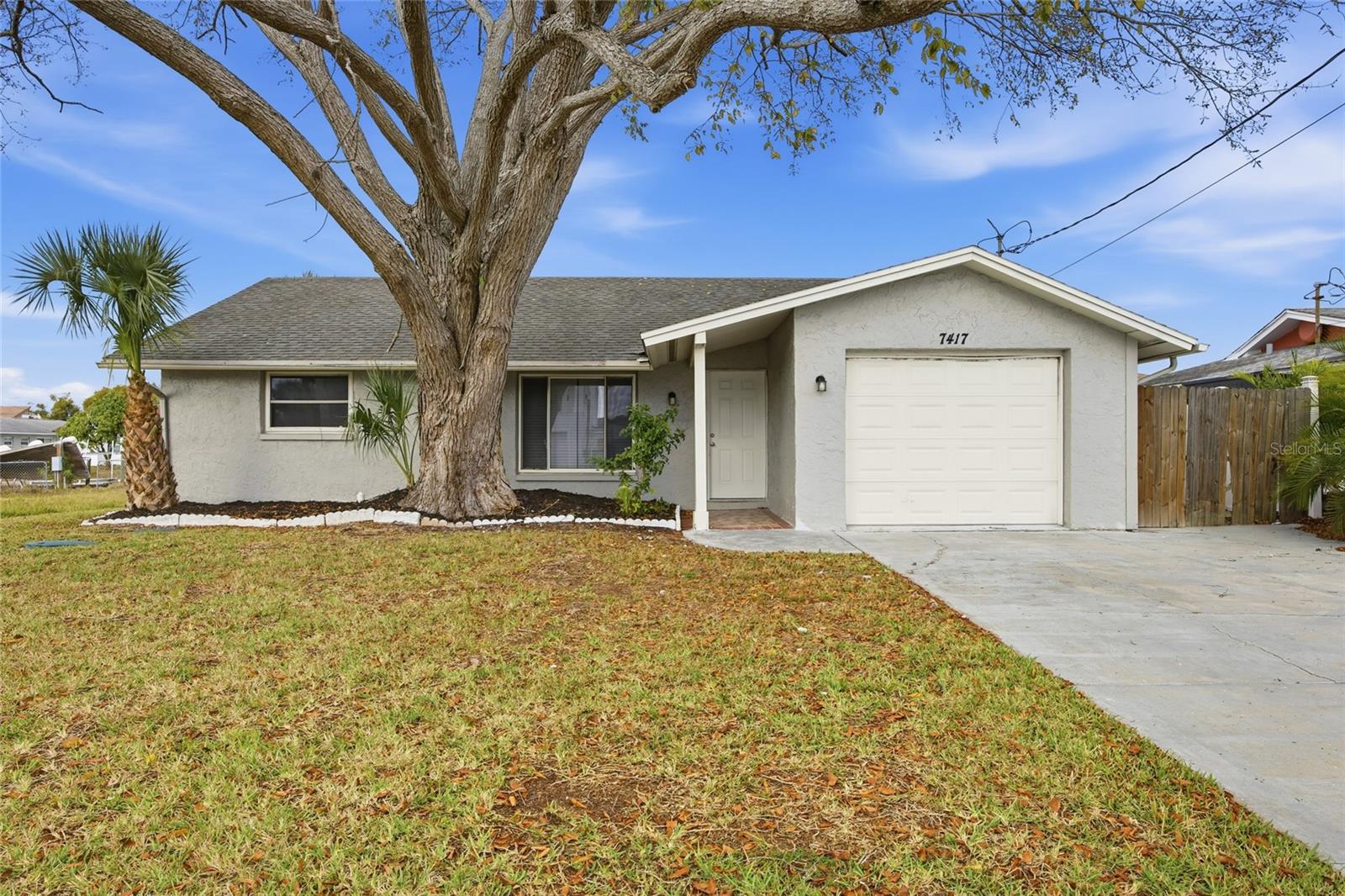 7417 MAKO DR - Photo 1