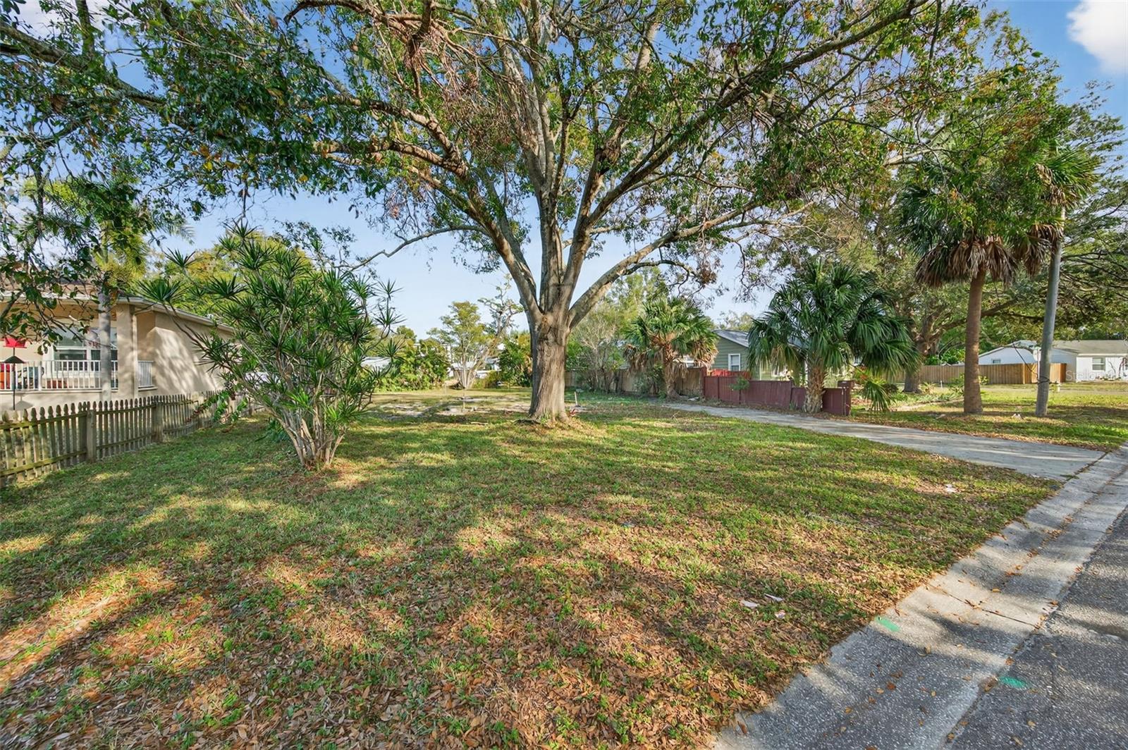 6311 HOBSON ST NE - Photo 1