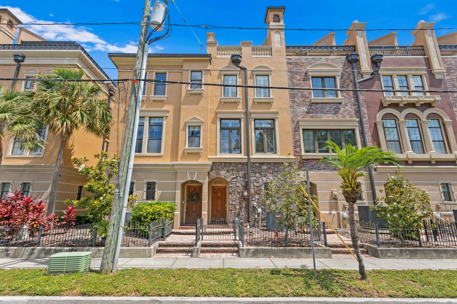 2226 SOHO BAY CT - Photo 1