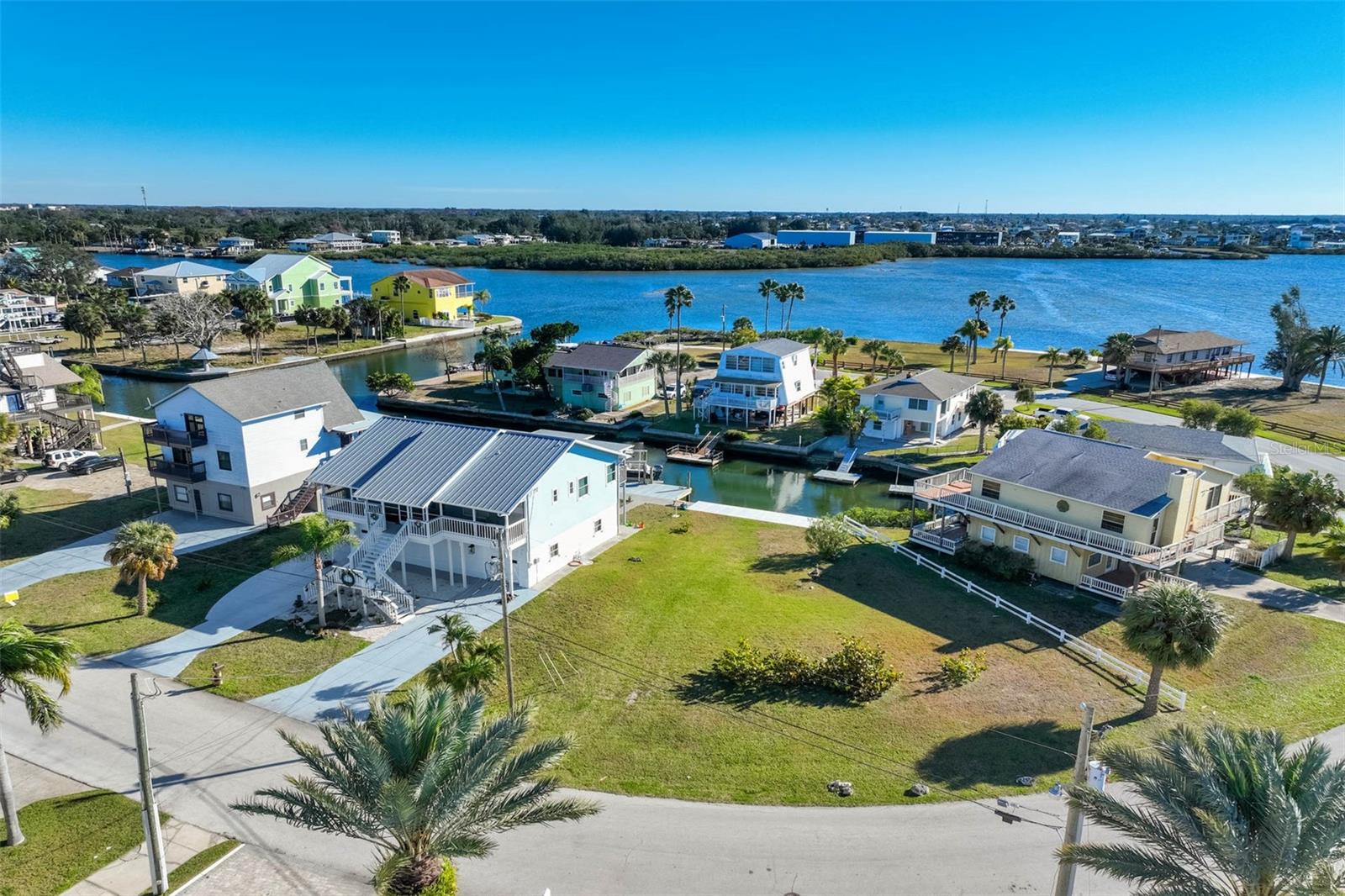 6424 DRIFTWOOD DRIVE - Photo 1