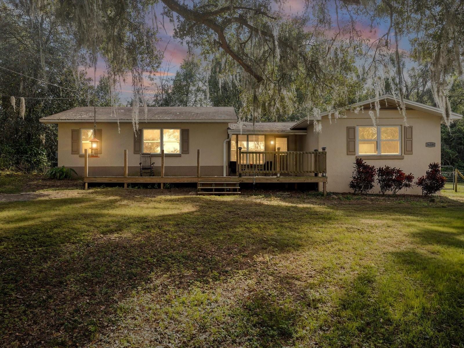36228 CLINTON AVE - Photo 1