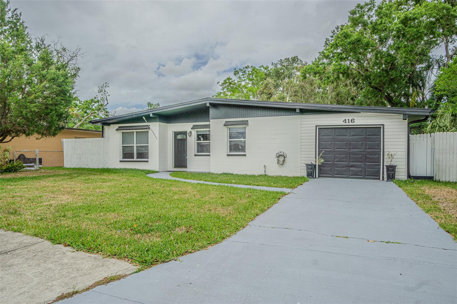 416 COUNTRY CLUB DR - Photo 1