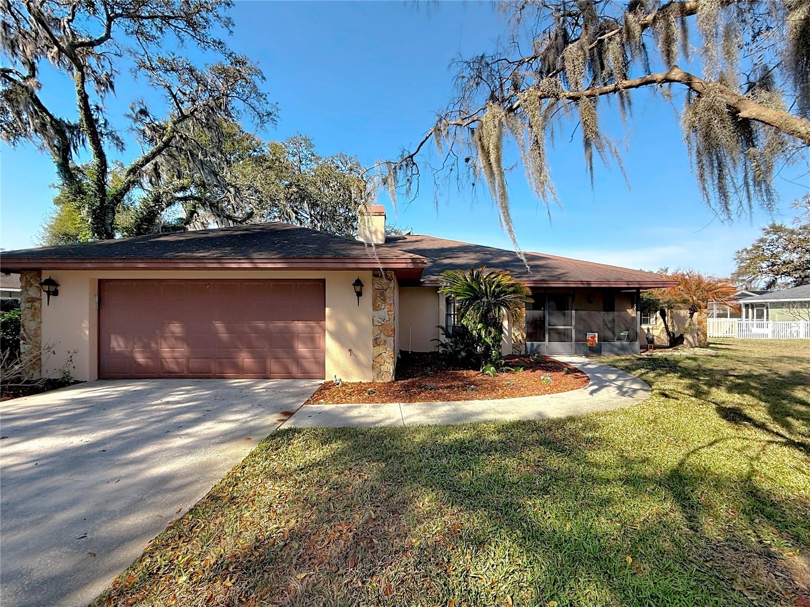 452 SUMMIT CHASE DR - Photo 1