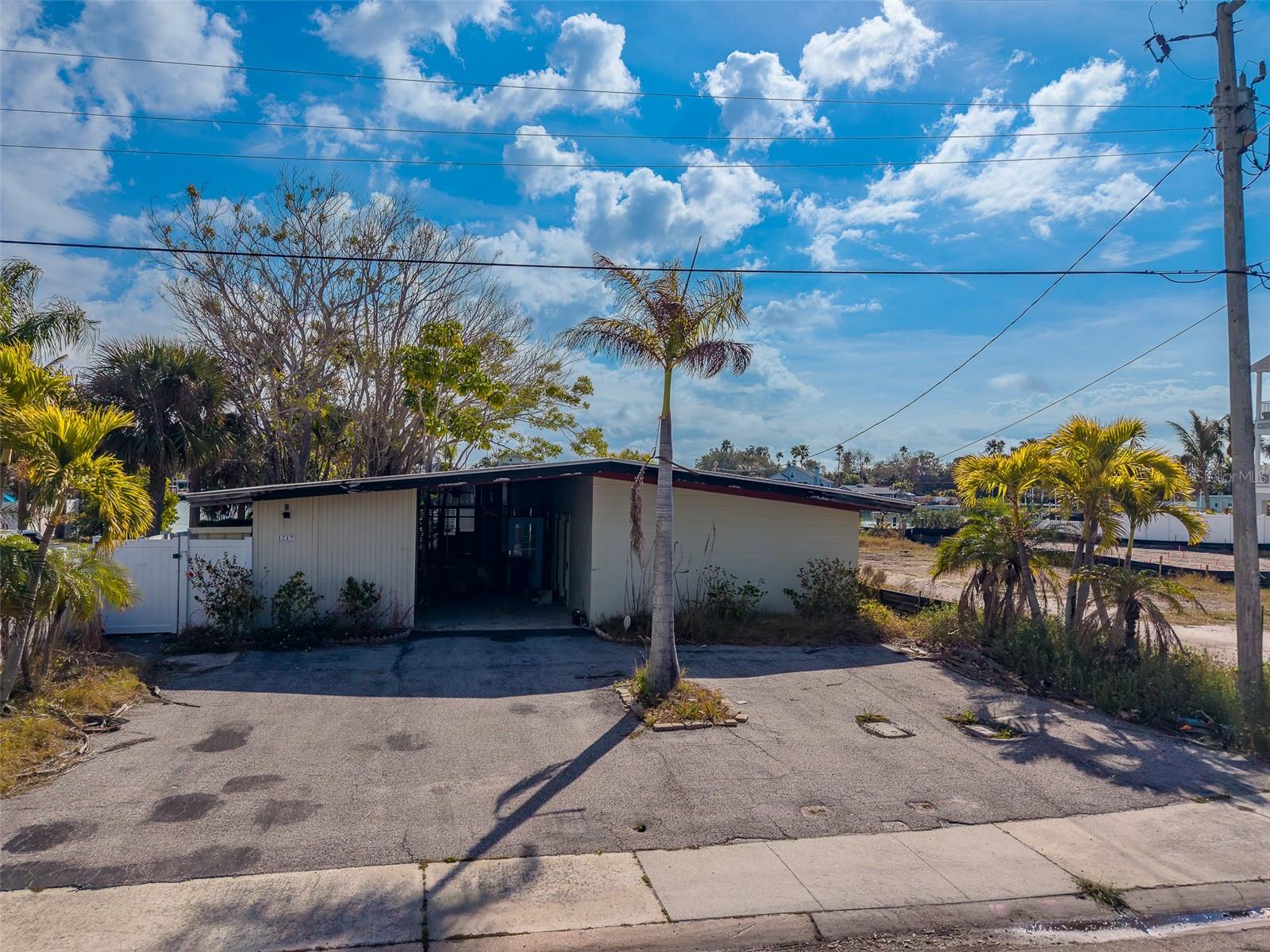 1217 BAY SHORE BLVD - Photo 1