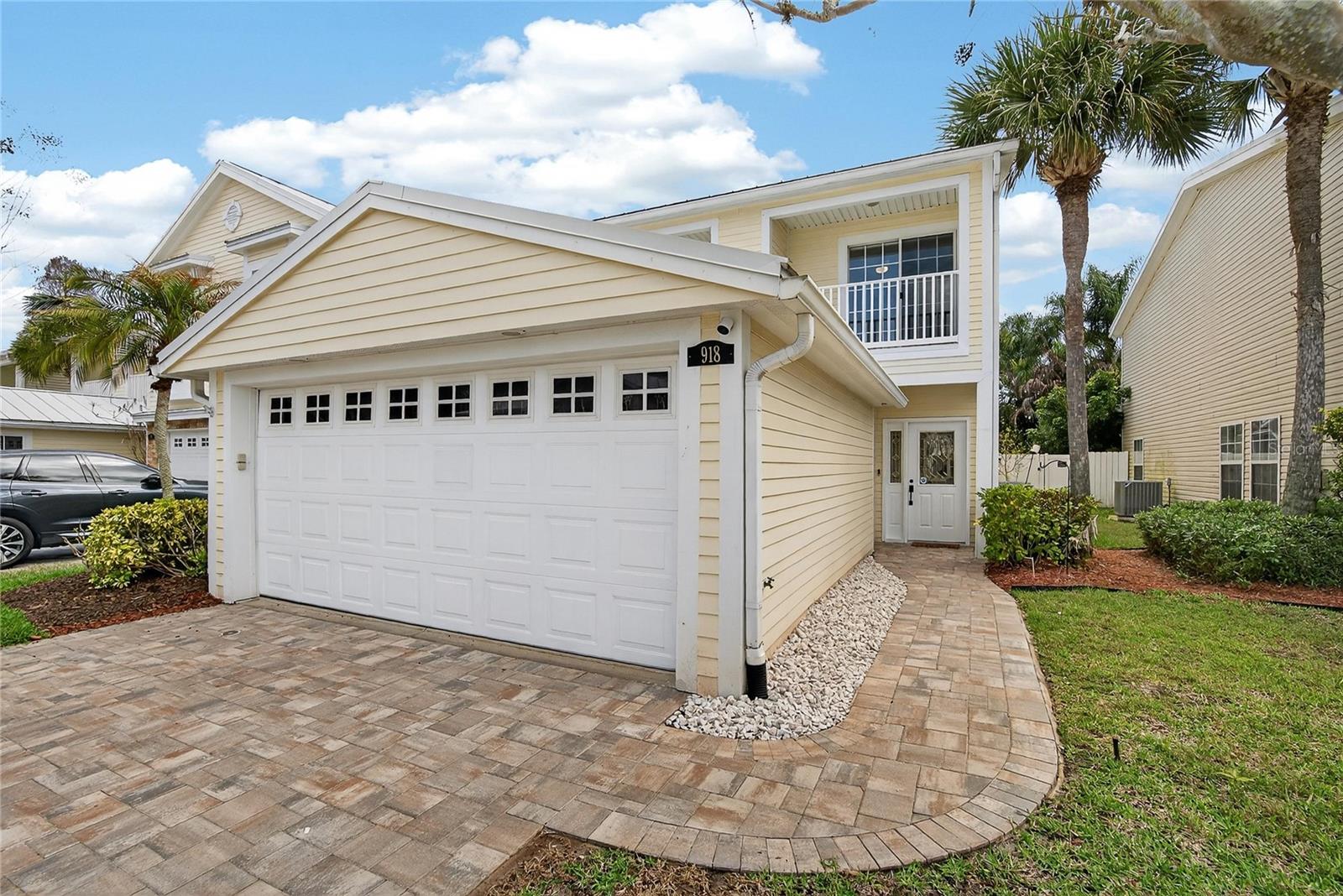 918 WOODBRIDGE CT - Photo 1