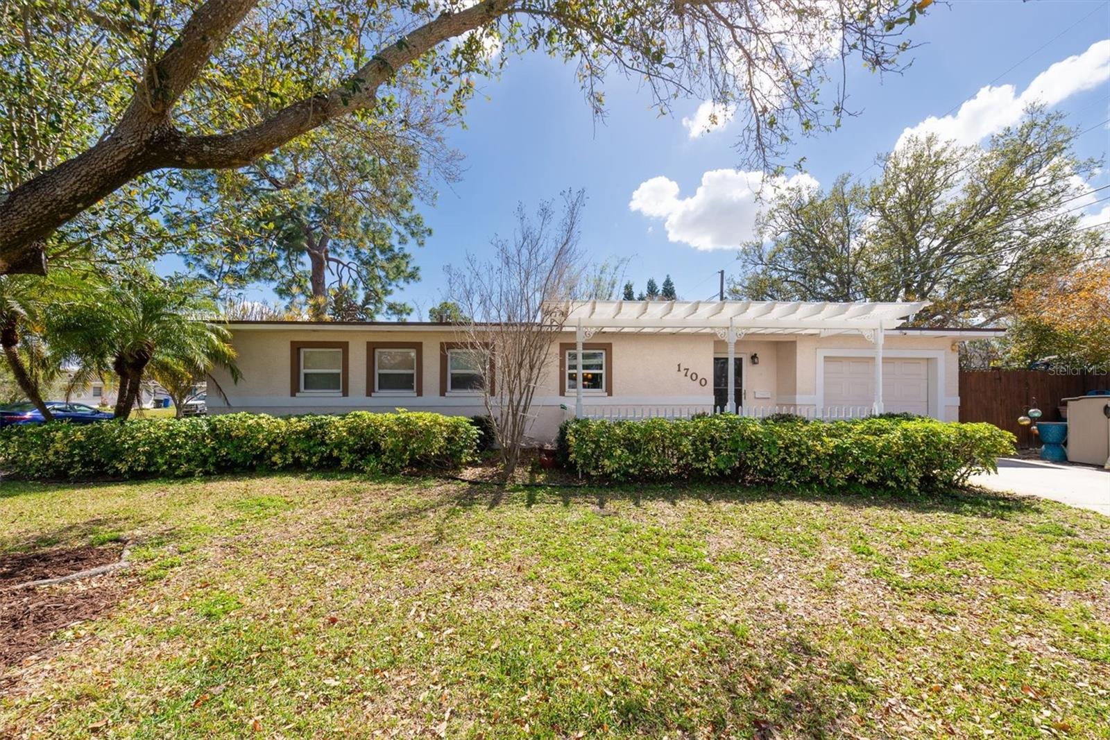 1700 74TH AVE N - Photo 1